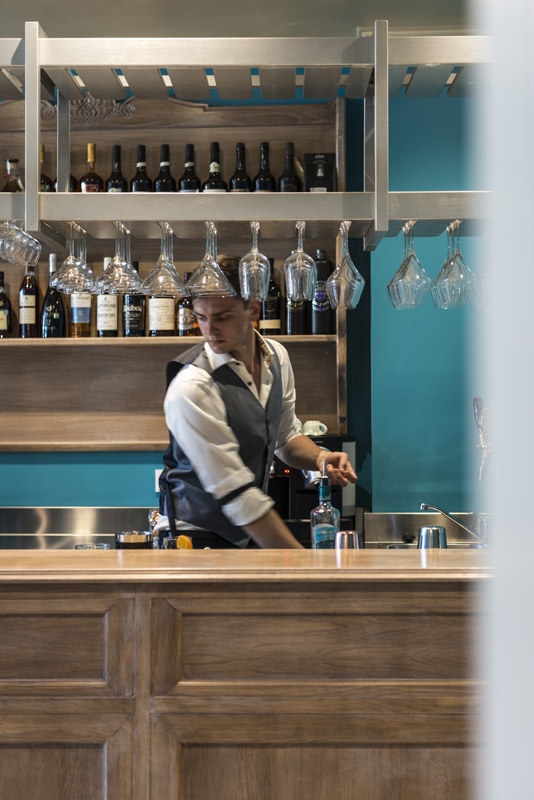 Bar Hotel Le Chevalier, arredo e interior design a cura di Bertelè Mobili