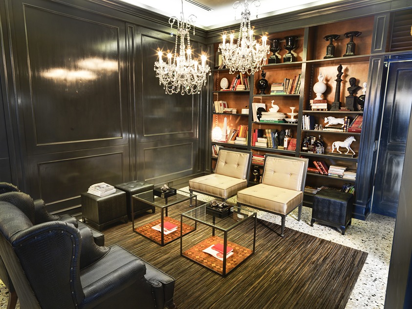 Area relax con interior design moderno. Progetto a cura di Bertelè  Mobili.