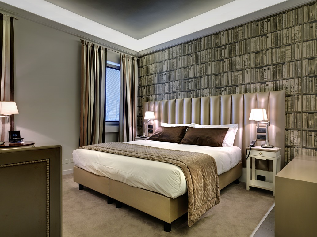 Camera hotel di lusso moderno. Interior design per Glam Butique Hotel a cura di Bertelè Mobili