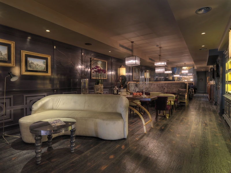 Lounge area con arredamento di lusso per hotel di lusso. Interior design progettato da Bertelè Mobili